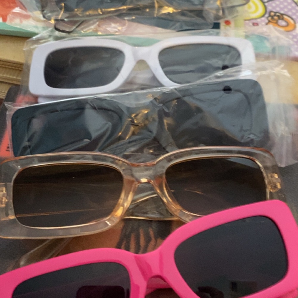 Sunglasses brand new diff colors